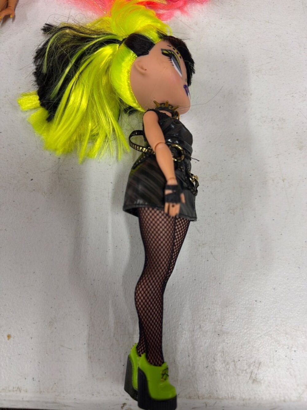 LOL Surprise Dolls Neon-Themed With Accessories - Set Of 2 - Picture 10 of 11
